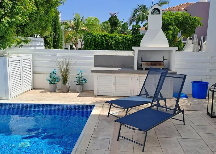 Relaxing Avra Villa Near Protaras