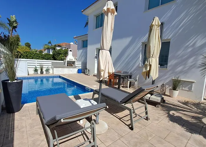 Relaxing Avra Villa Near Protaras